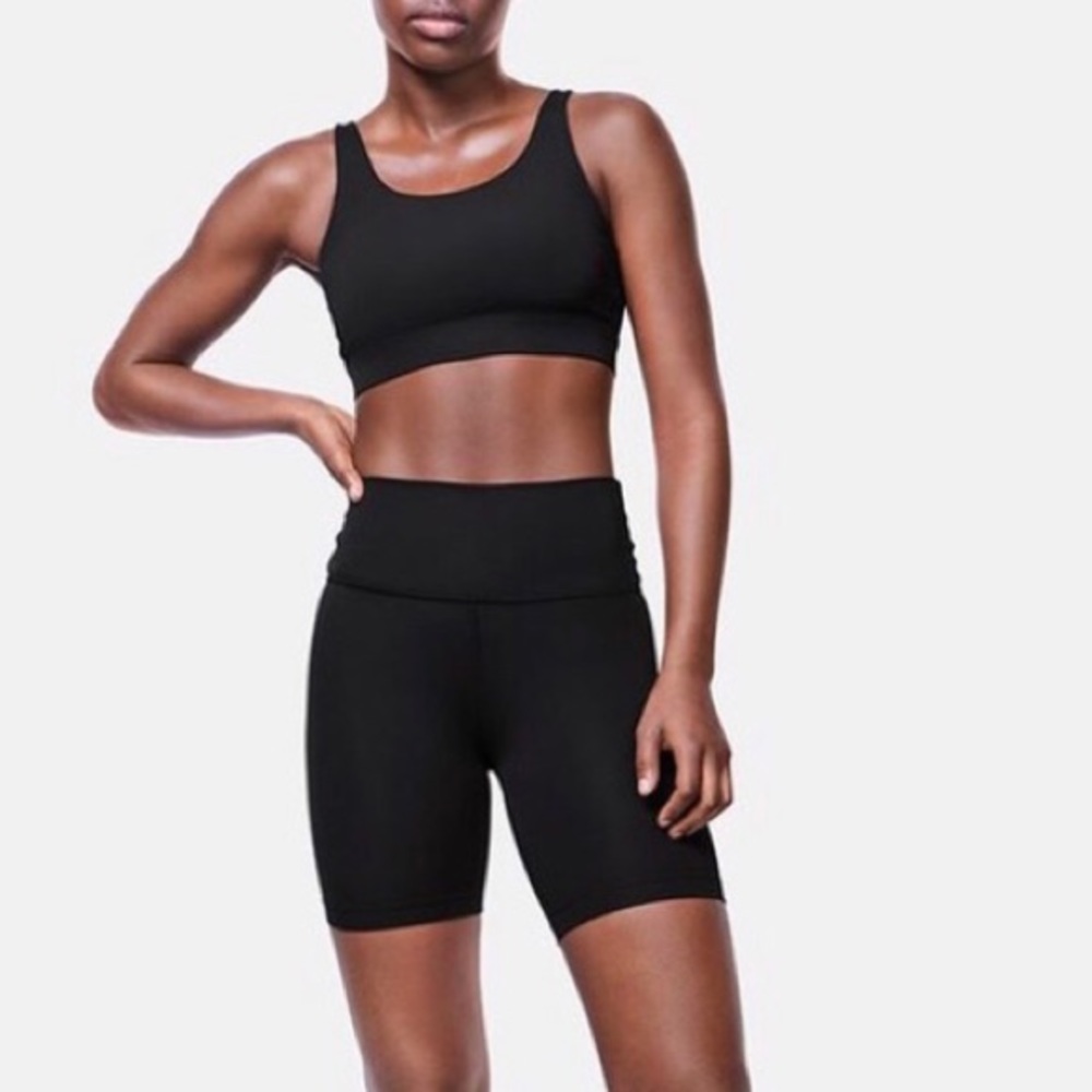 Outdoor Voices Lightform Shorts 7”